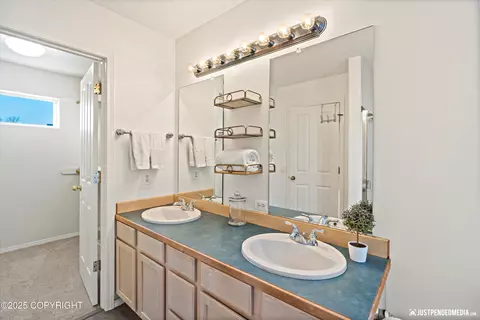 Bath - 8160 Berry Patch Dr, Anchorage, AK 99502 photo 1 of 4