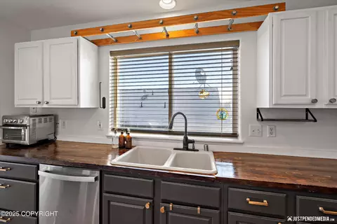 Kitchen - 8160 Berry Patch Dr, Anchorage, AK 99502 photo 3 of 4