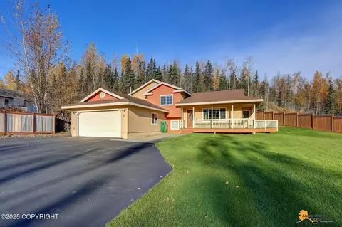 82 N Jessica Ln, Palmer, AK 99645