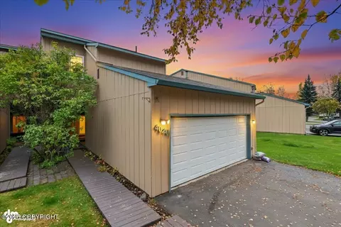 4020 Lunar Dr #A-5, Anchorage, AK 99504