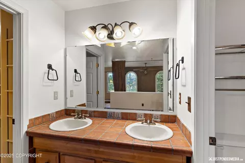 Bath - 3601 Raspberry Rd # 1A, Anchorage, AK 99502 photo 4 of 5