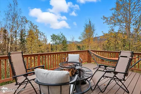 8631 Brookway Cir, Anchorage, AK 99504