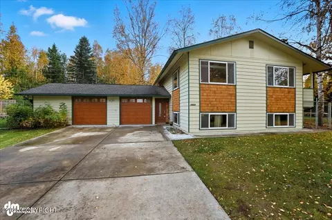 1833 Skilak Cir, Anchorage, AK 99504