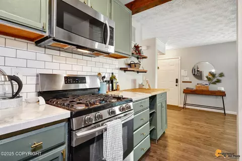 Kitchen - 1826 Bellevue Loop, Anchorage, AK 99515 photo 4 of 5