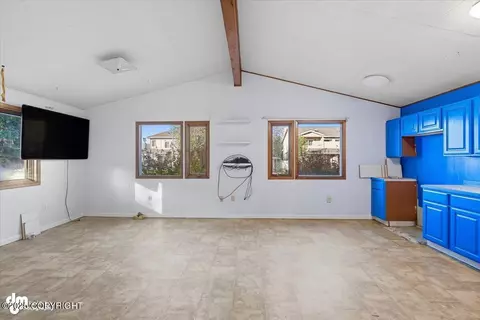 Living - 509 Irwin St, Anchorage, AK 99508 photo 2 of 2