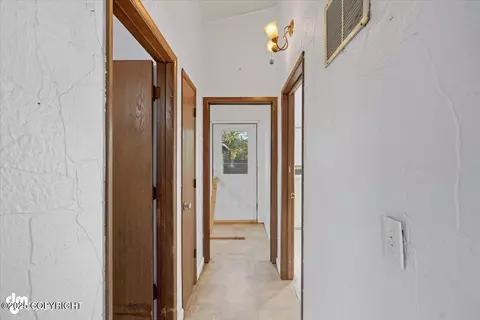 Entry Way - 509 Irwin St, Anchorage, AK 99508 photo 1 of 1
