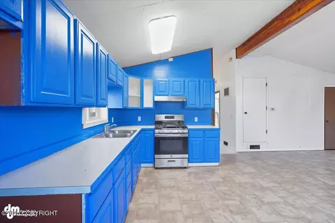 Kitchen - 509 Irwin St, Anchorage, AK 99508 photo 2 of 2