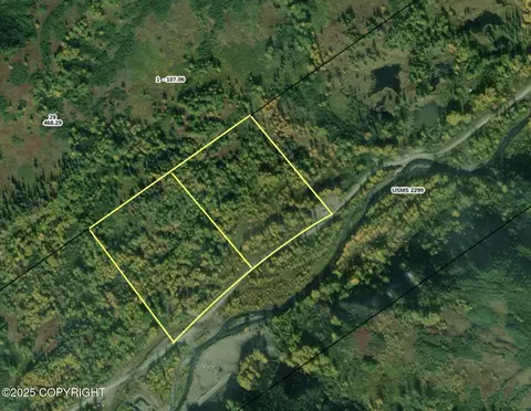 7050 S Cache Creek Dr, Trapper Creek, AK 99683