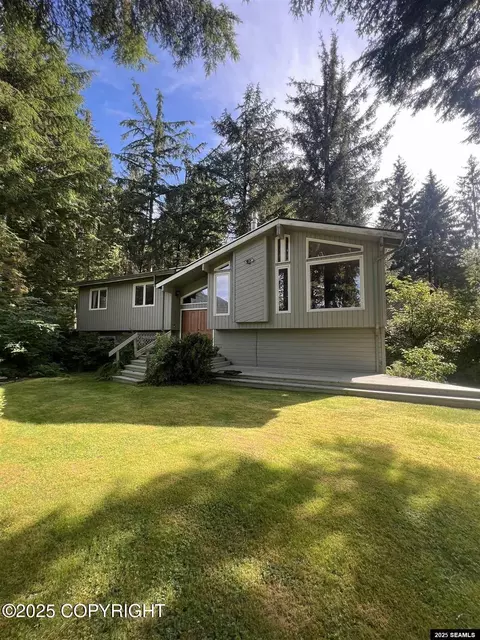 2960 Glacierwood Dr, Juneau, AK 99801