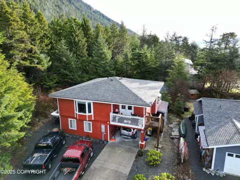 306 Nicole Dr, Sitka, AK 99835