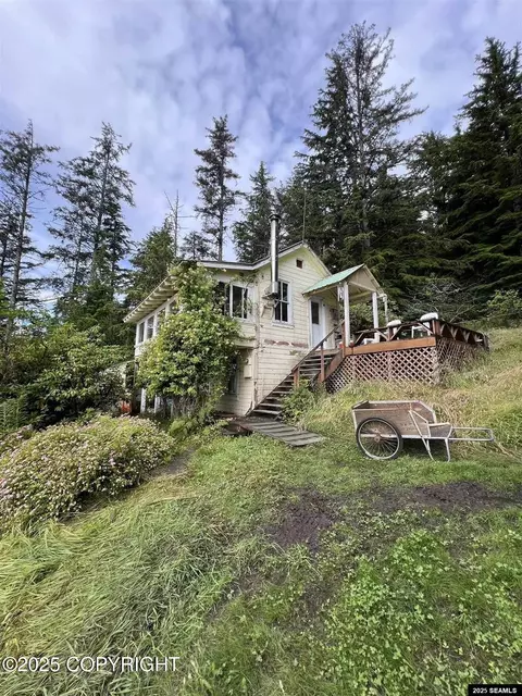 000 Tenakee Ave, Tenakee Springs, AK 99841
