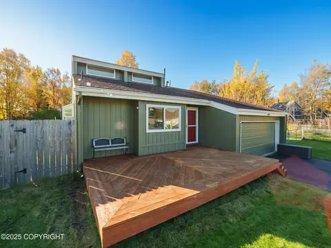 540 Ledora Cir, Anchorage, AK 99515