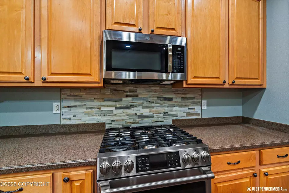 Kitchen - 3140 S Heritage Farm Rd, Wasilla, AK 99654 photo 4 of 5