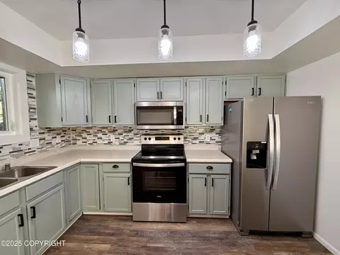 Kitchen - 17749 Kiloana Cir, Eagle River, AK 99577 photo 2 of 6