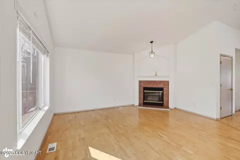 Living - 3832 Sycamore Loop, Anchorage, AK 99504 photo 3 of 9
