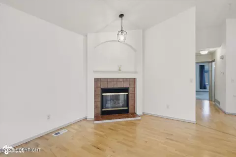 Living - 3832 Sycamore Loop, Anchorage, AK 99504 photo 6 of 9
