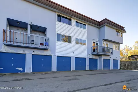 Exterior - 400 E 24th Ave # 4, Anchorage, AK 99503 photo 3 of 10
