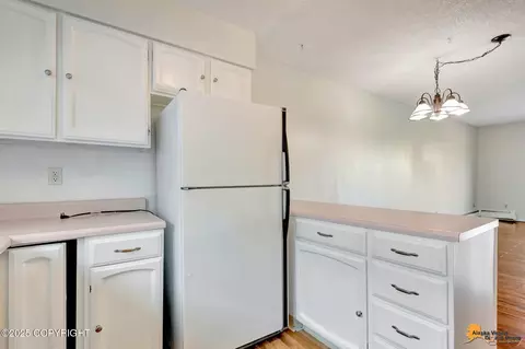 Kitchen - 400 E 24th Ave # 4, Anchorage, AK 99503 photo 4 of 5