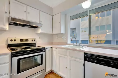 Kitchen - 400 E 24th Ave # 4, Anchorage, AK 99503 photo 5 of 5