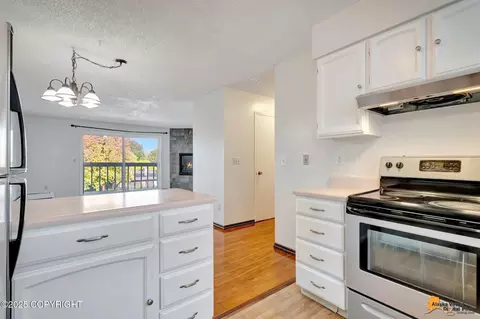 Kitchen - 400 E 24th Ave # 4, Anchorage, AK 99503 photo 3 of 5