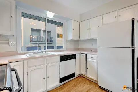 Kitchen - 400 E 24th Ave # 4, Anchorage, AK 99503 photo 2 of 5