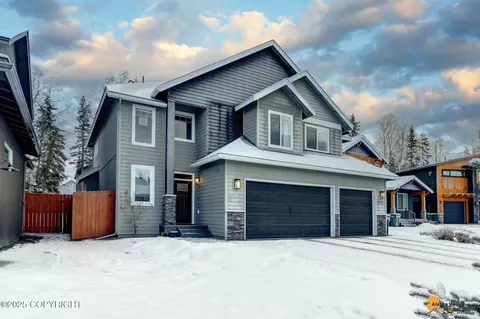 9121 Chapelle Cir, Anchorage, AK 99507
