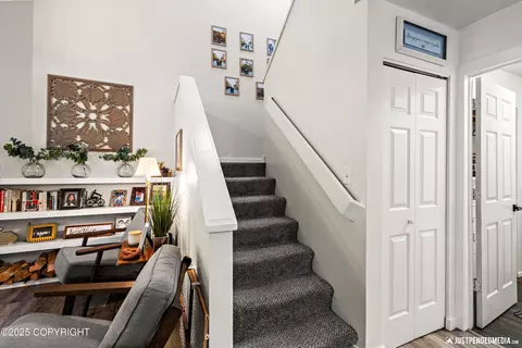 Entry Way - 1721 Commodore Dr, Anchorage, AK 99507 photo 2 of 4