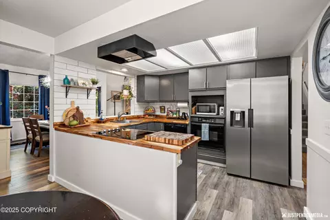 Kitchen - 1721 Commodore Dr, Anchorage, AK 99507 photo 2 of 6