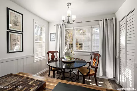 Dining - 1721 Commodore Dr, Anchorage, AK 99507 photo 4 of 5