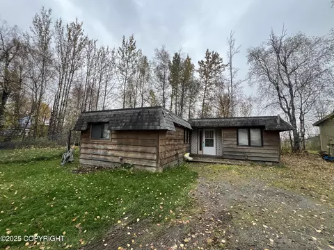 1676 N Pioneer Peak Dr, Wasilla, AK 99654