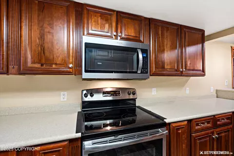 Kitchen - 18707 Third St, Eagle River, AK 99577 photo 4 of 5