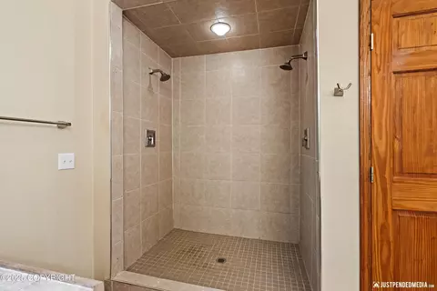 Bath - 18707 Third St, Eagle River, AK 99577 photo 7 of 10