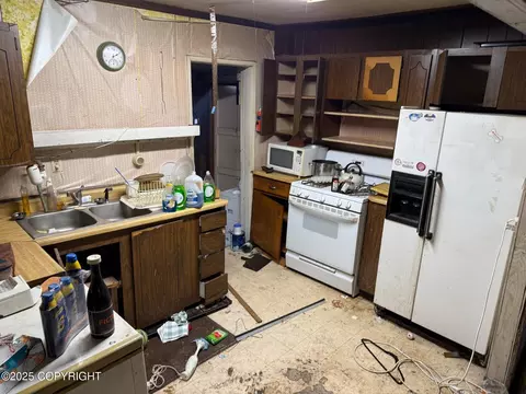 6615 E 11th Ave, Anchorage, AK 99504 photo 2