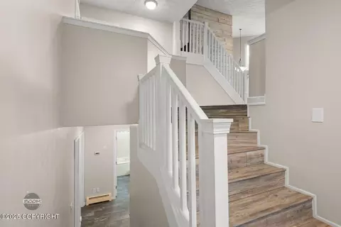 Entry Way - 9304 Biorka Cir, Eagle River, AK 99577 photo 2 of 8