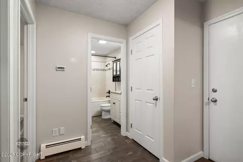 Entry Way - 9304 Biorka Cir, Eagle River, AK 99577 photo 6 of 8