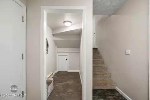 Entry Way - 9304 Biorka Cir, Eagle River, AK 99577 photo 7 of 8