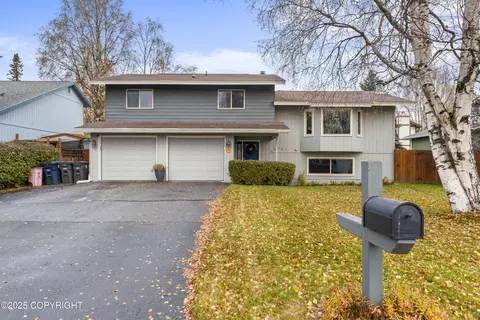6741 Saint Ives Pl, Anchorage, AK 99504