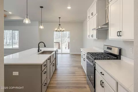 Kitchen - 10285 E Heartland Loop, Palmer, AK 99645 photo 3 of 4