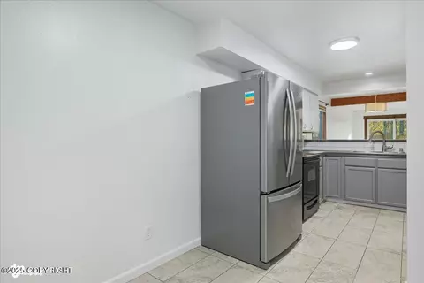 Kitchen - 1877 E Tudor Rd # E-101, Anchorage, AK 99507 photo 2 of 2