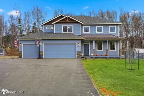 8285 E Trinity Heights Cir, Palmer, AK 99645