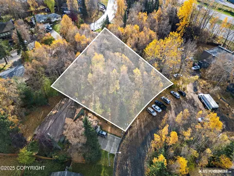 000 Rhone Circle Cir, Anchorage, AK 99508