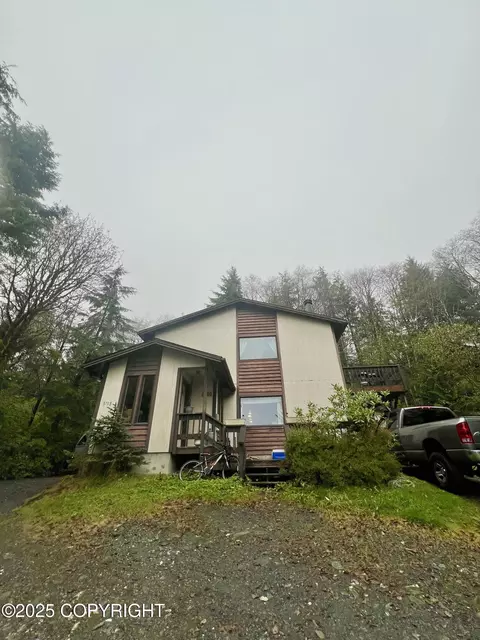 3758 Denali Ave, Ketchikan, AK 99901