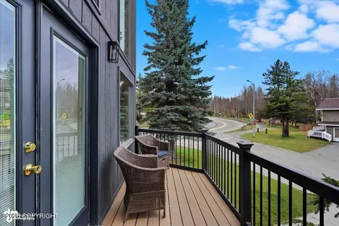 8800 Banjo Cir, Anchorage, AK 99502