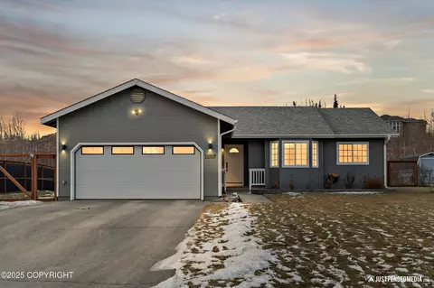 11707 E Loretta Cir, Palmer, AK 99645