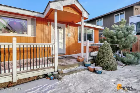 829 E 46th Ct, Anchorage, AK 99503 photo 3