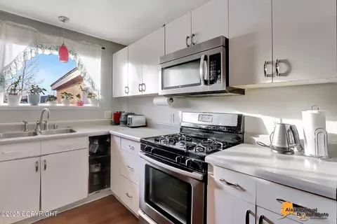 829 E 46th Ct, Anchorage, AK 99503 photo 17