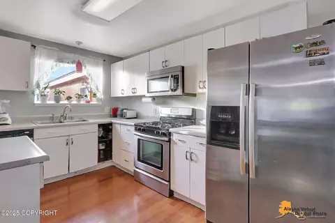 829 E 46th Ct, Anchorage, AK 99503 photo 15