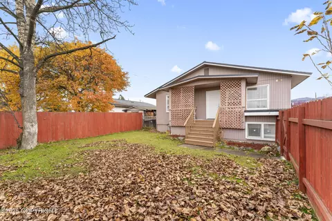 611 Bragaw St, Anchorage, AK 99508