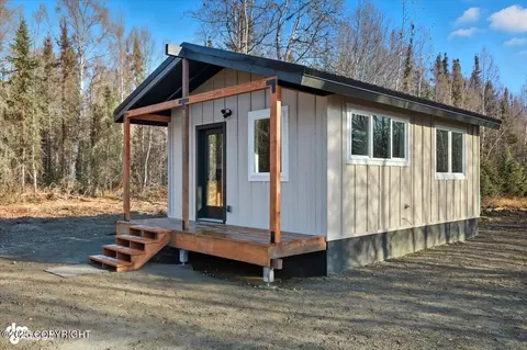 16395 E Kashwitna Rd, Talkeetna, AK 99676