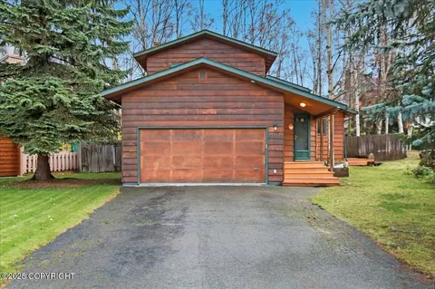 2060 Sturbridge Cir, Anchorage, AK 99507